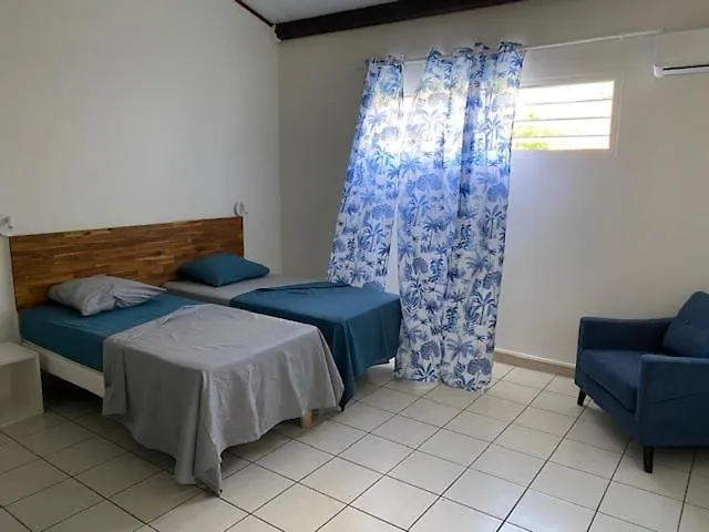 Apartamento Vaste Appartement Renove Au Coeur De Ste Anne Sainte-Anne